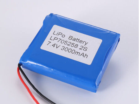 بطارية البوليمر الليثيومية القوية LP705258 7.4V 3000MAH مع نوع التخزين قابلة لإعادة الشحن وقوية